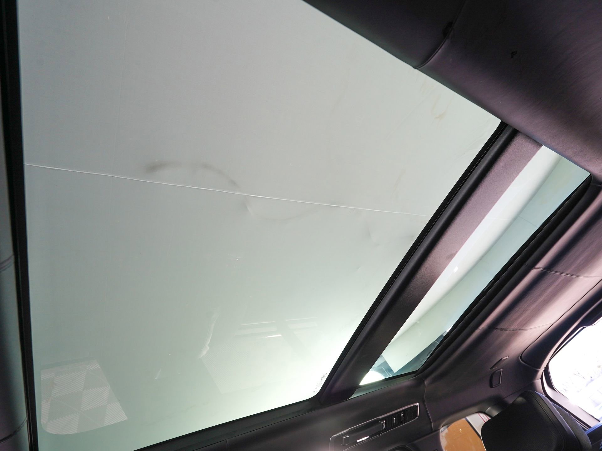 Used 2024 Land Rover Range Rover SV image 25