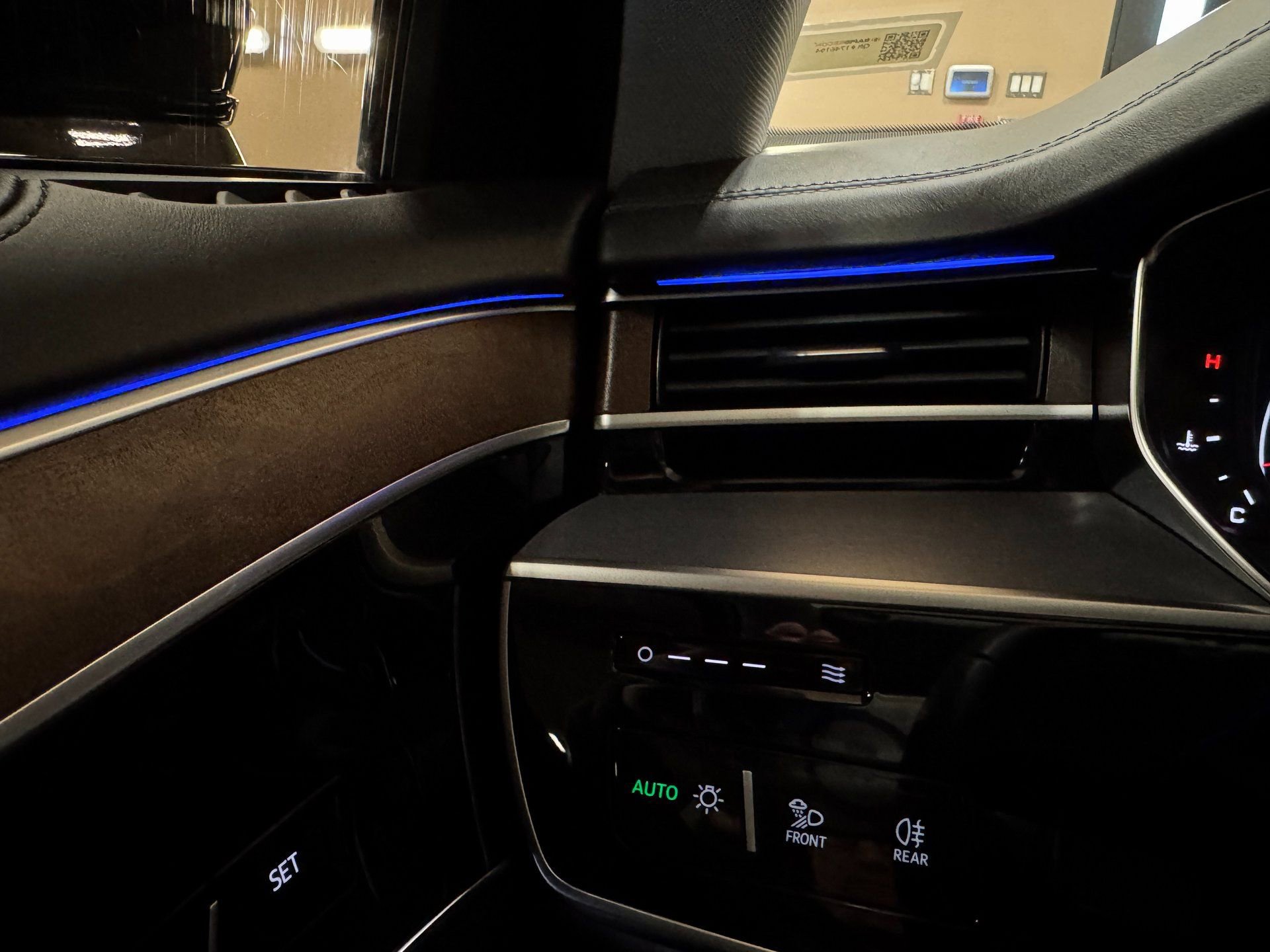 Used 2023 Audi A8 L 3.0T w/ Luxury Package image 42