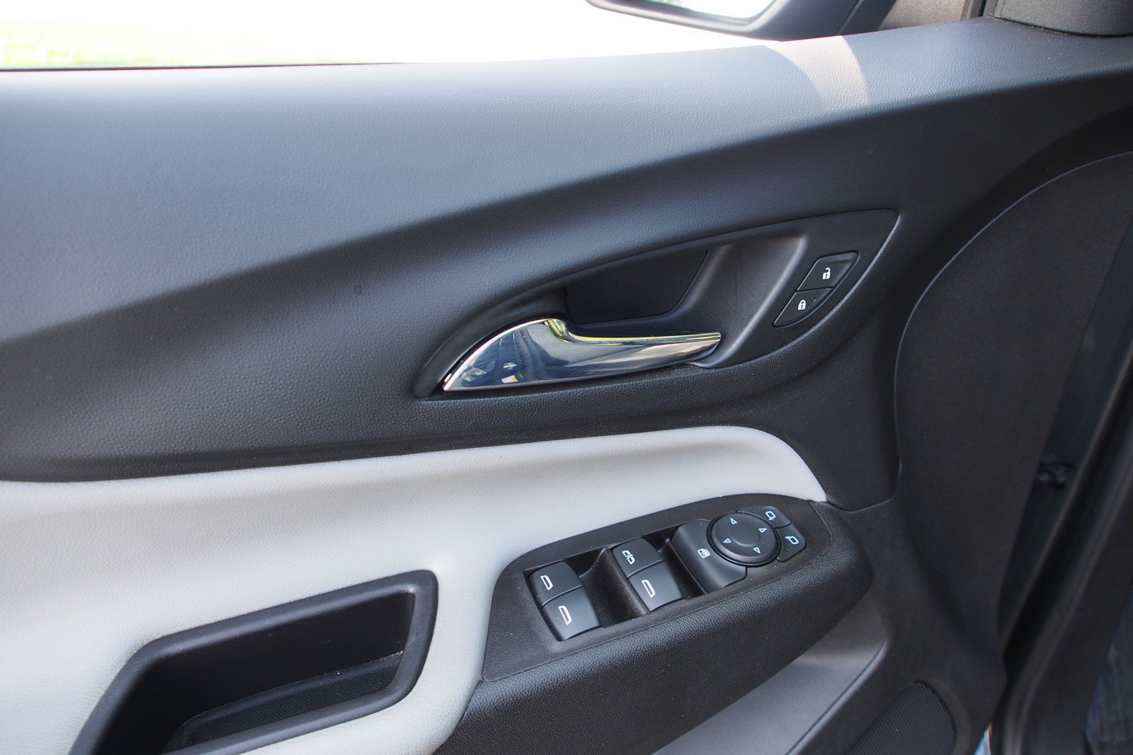 Used 2021 Chevrolet Equinox LS w/ LS Convenience Package FWD image 18
