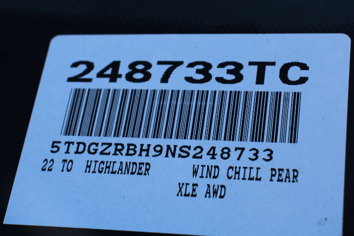 Certified 2022 Toyota Highlander XLE image 32