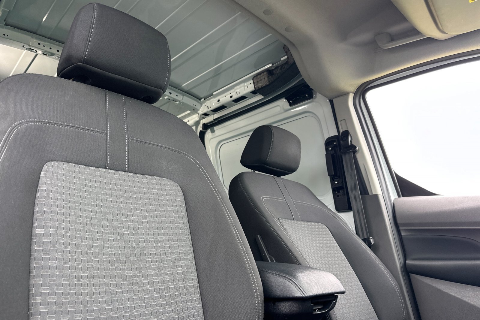 Used 2023 Ford Transit Connect XLT FWD image 16