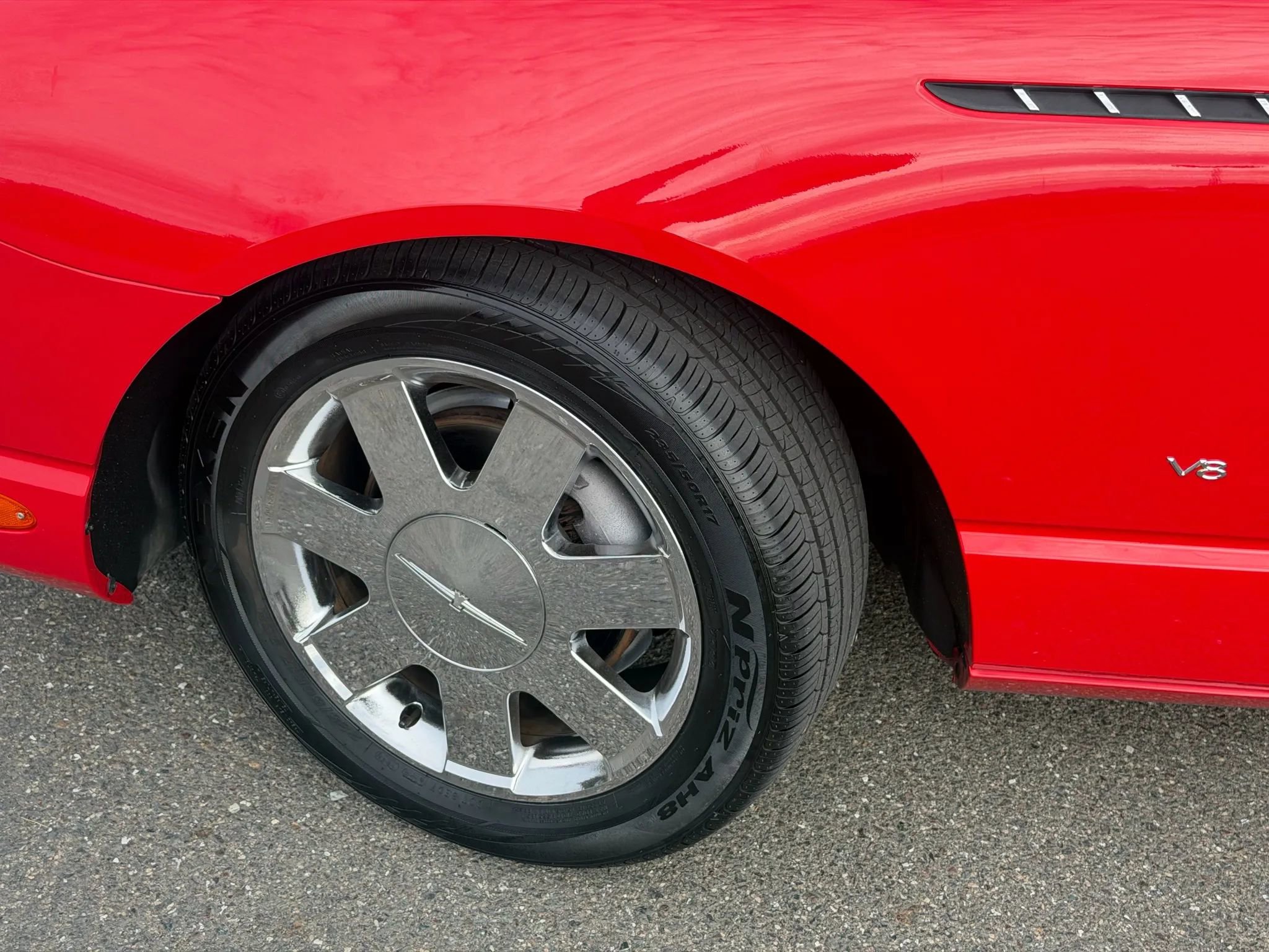 Used 2003 Ford Thunderbird image 6