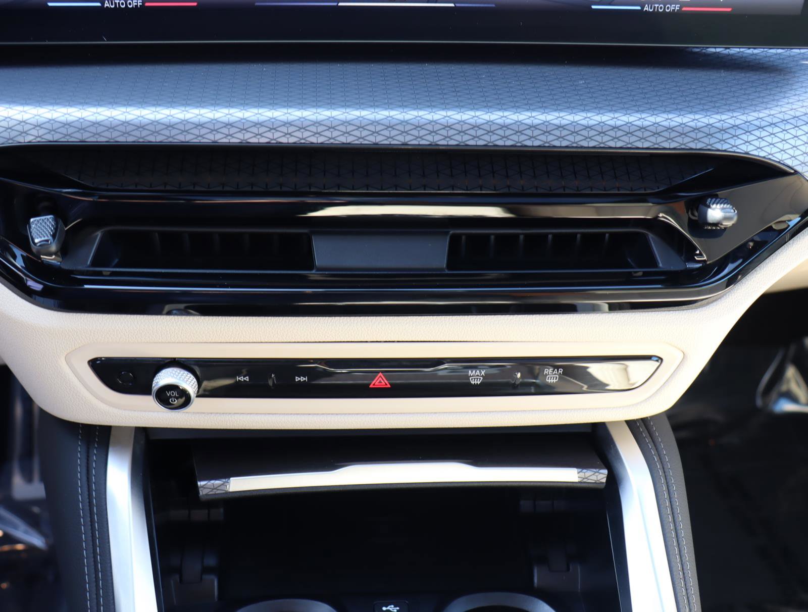 Used 2025 BMW 440i xDrive M440i xDrive Gran Coupe AWD w/ Premium Package image 25