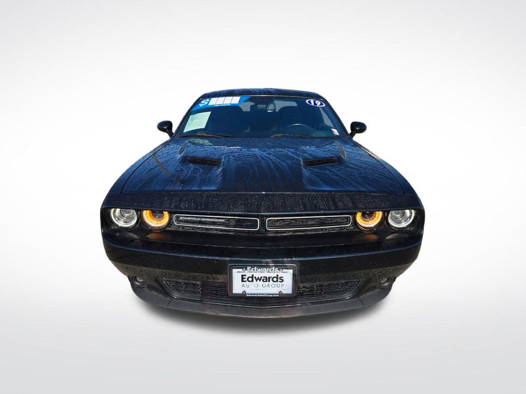Used 2019 Dodge Challenger SXT AWD/4WD image 9