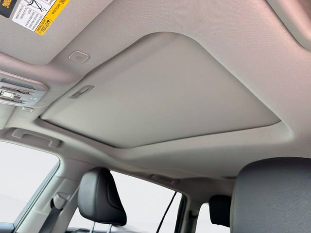 Used 2023 Toyota Highlander XLE AWD/4WD image 24