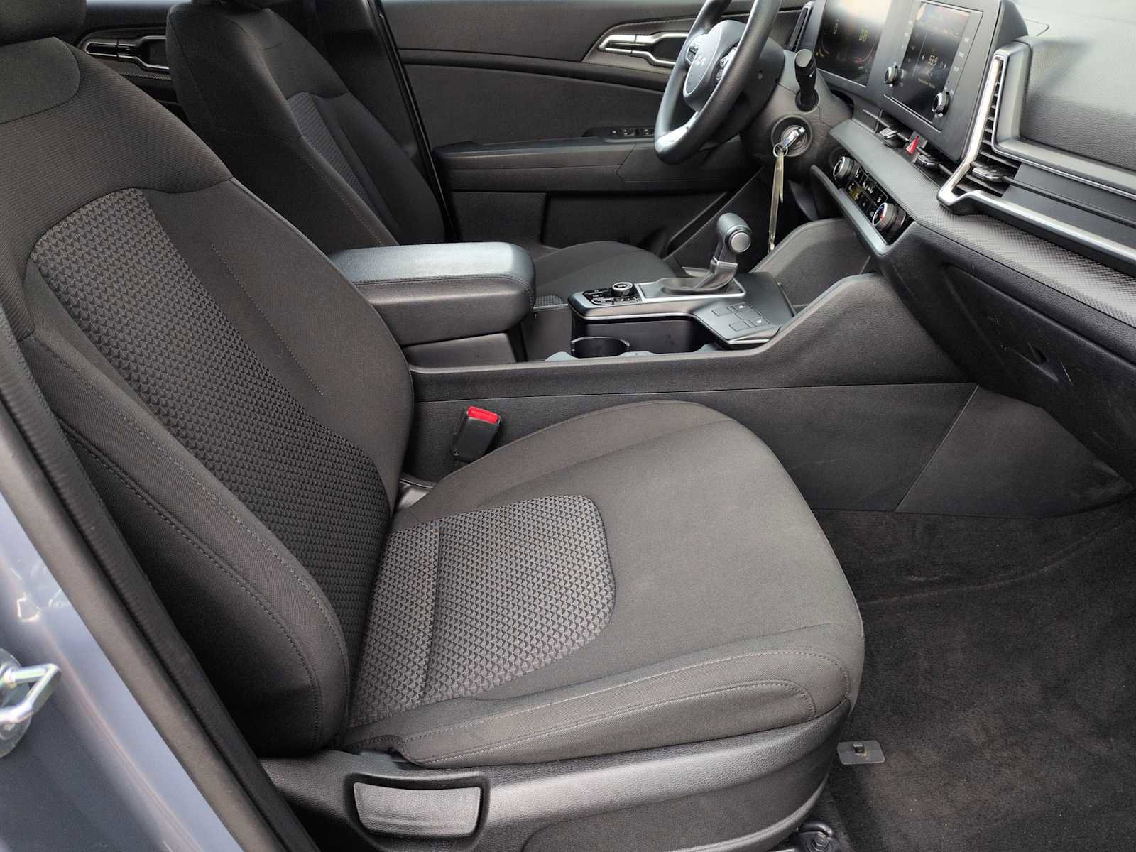 Used 2025 Kia Sportage LX image 20