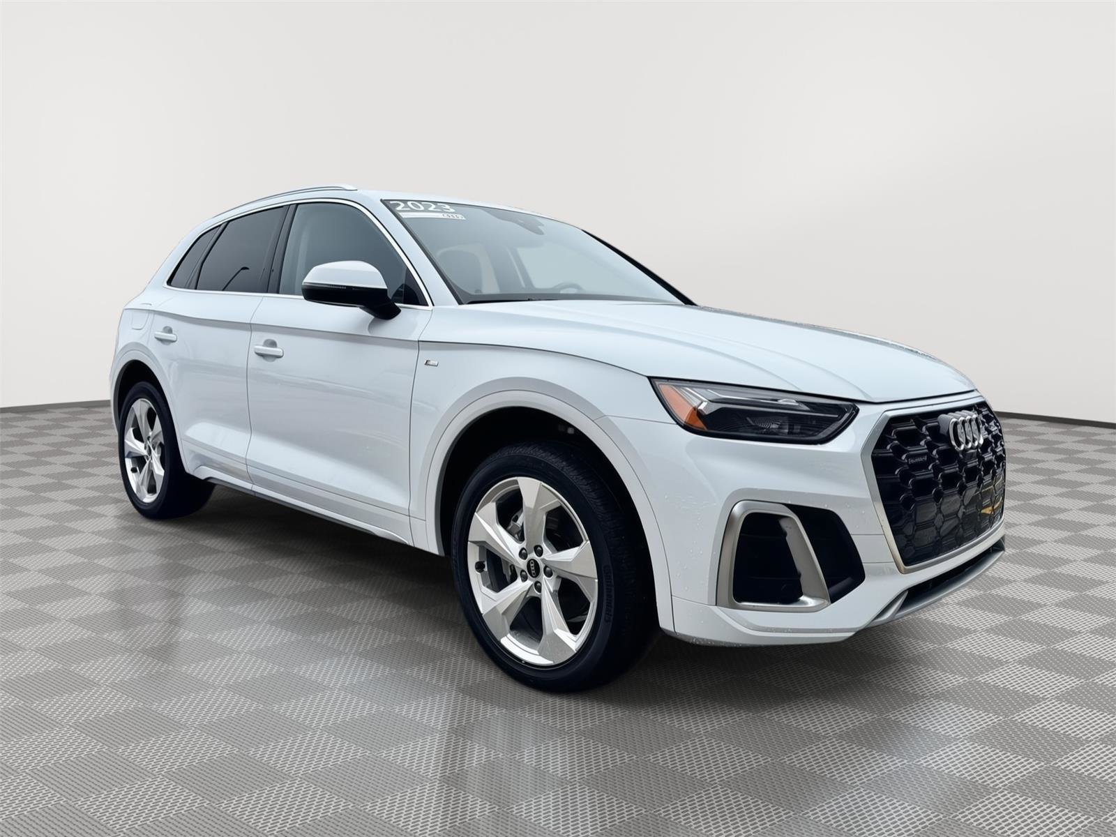 Certified 2023 Audi Q5 2.0T Premium Plus w/ Premium Plus Package image 3