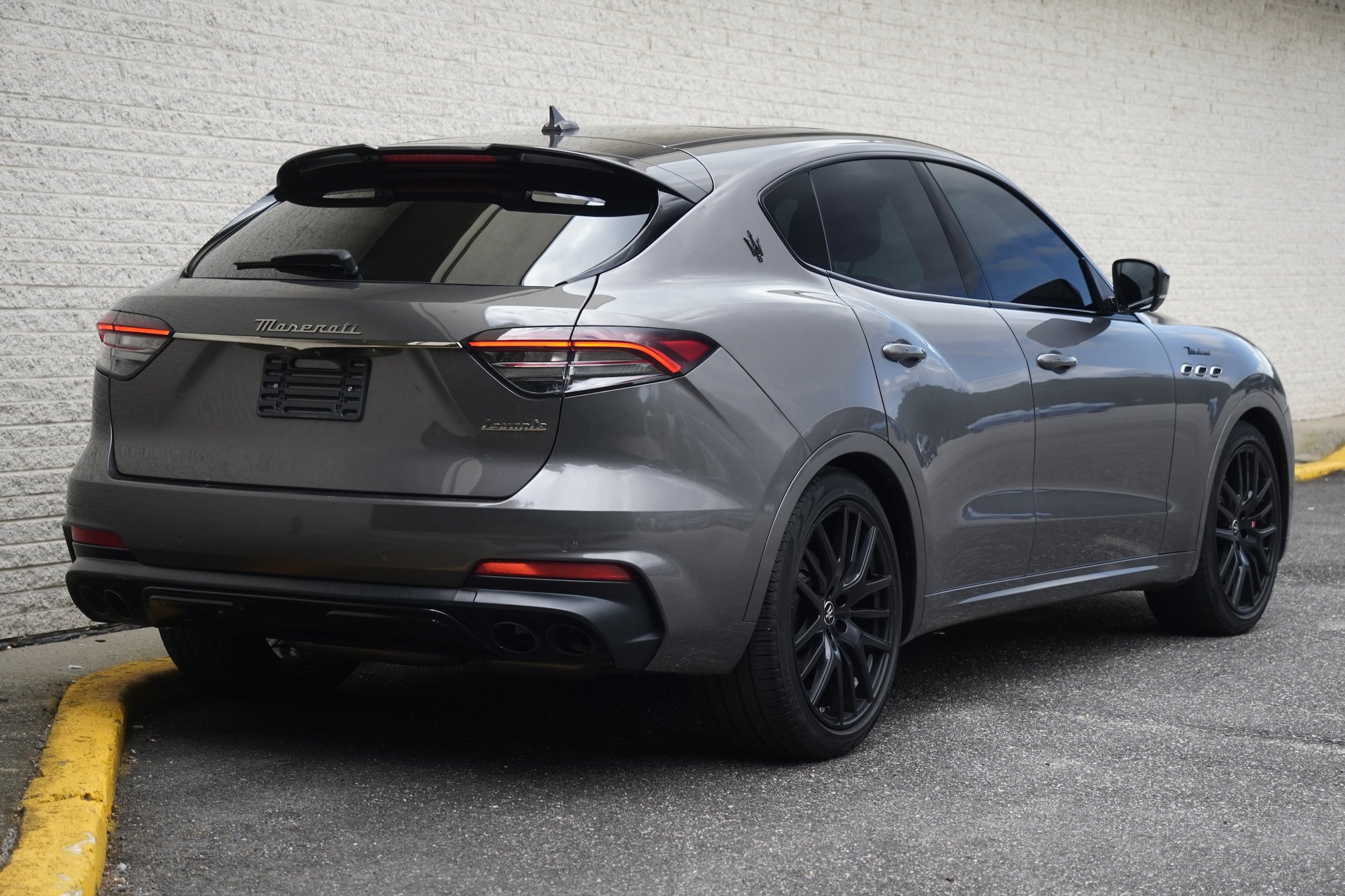 Used 2022 Maserati Levante Modena AWD/4WD image 7