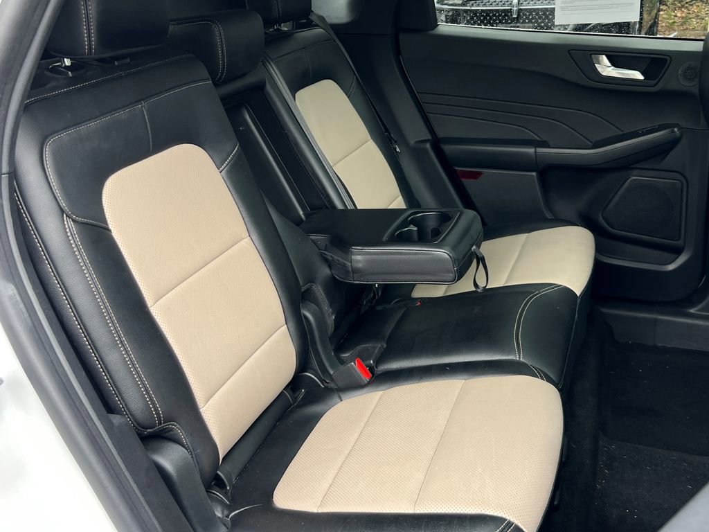 Used 2022 Ford Escape Titanium w/ Titanium Elite Package image 16