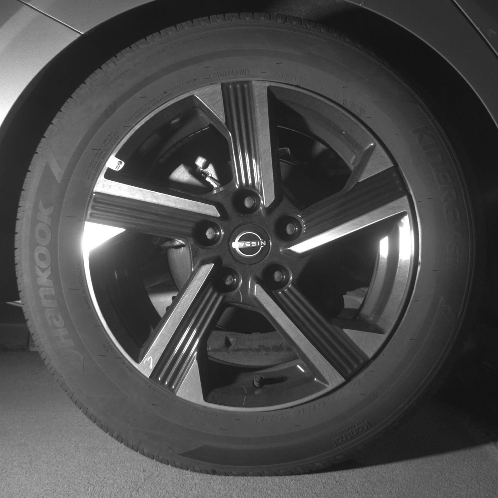 Used 2025 Nissan Sentra SV FWD image 18