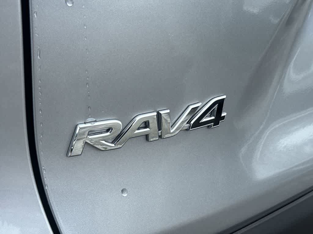Used 2023 Toyota RAV4 LE AWD/4WD image 11