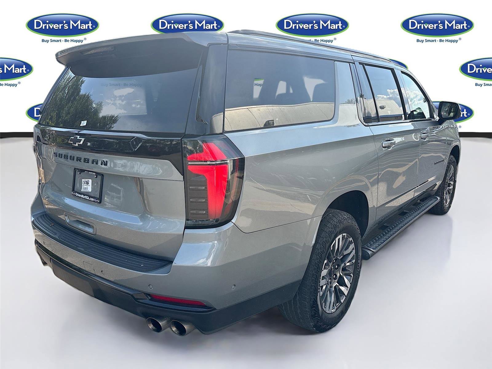 Used 2025 Chevrolet Suburban Z71 AWD/4WD image 7