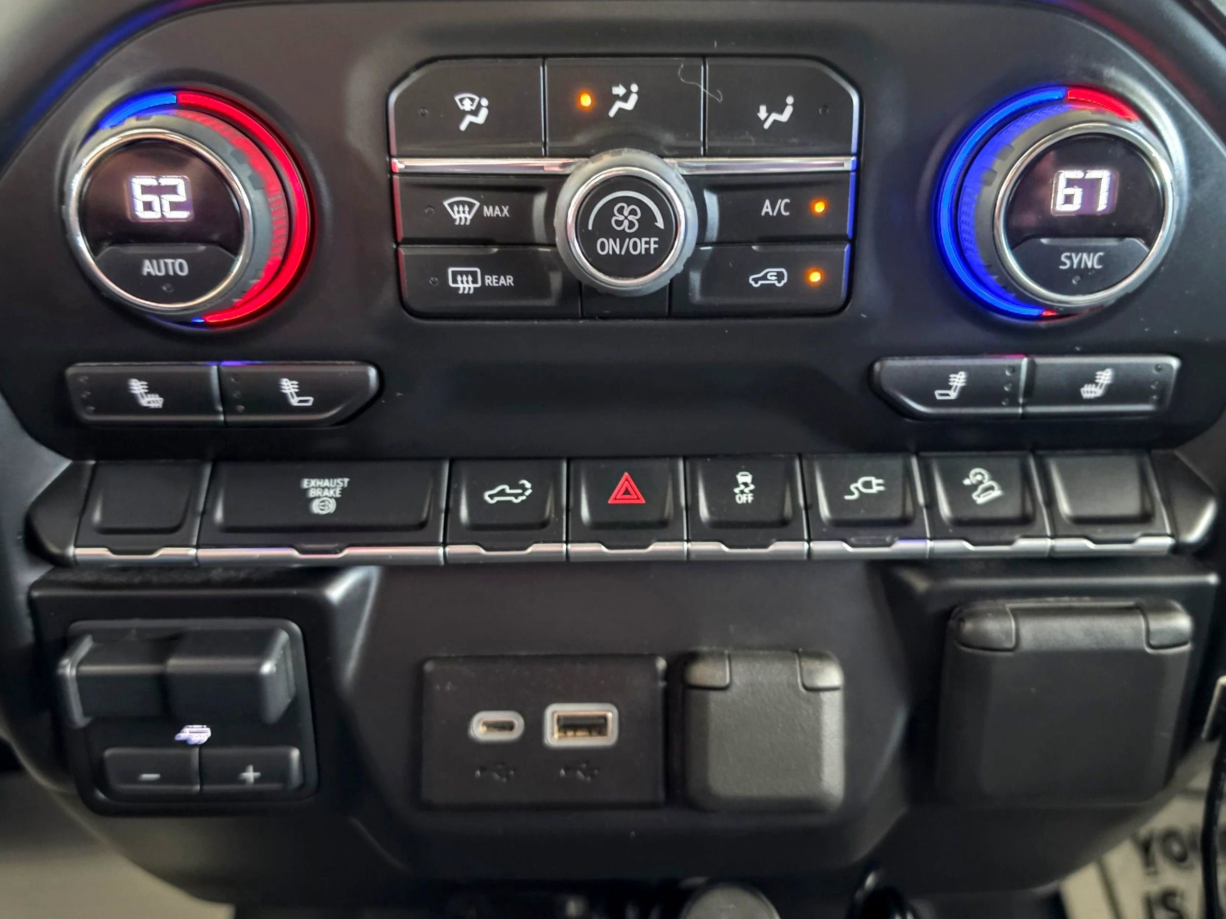 Used 2023 Chevrolet Silverado 2500 LT image 13