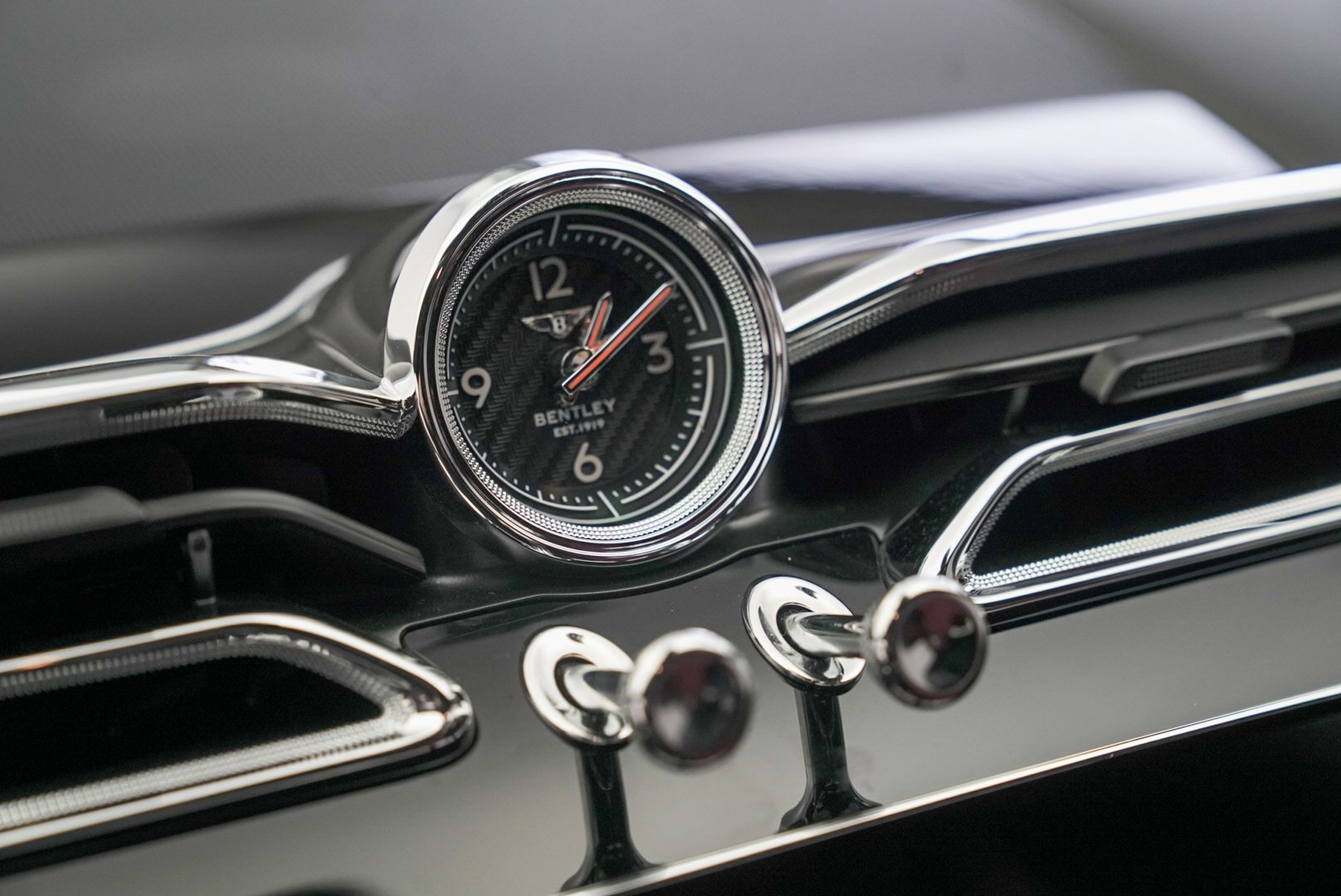 Used 2022 Bentley Bentayga image 14