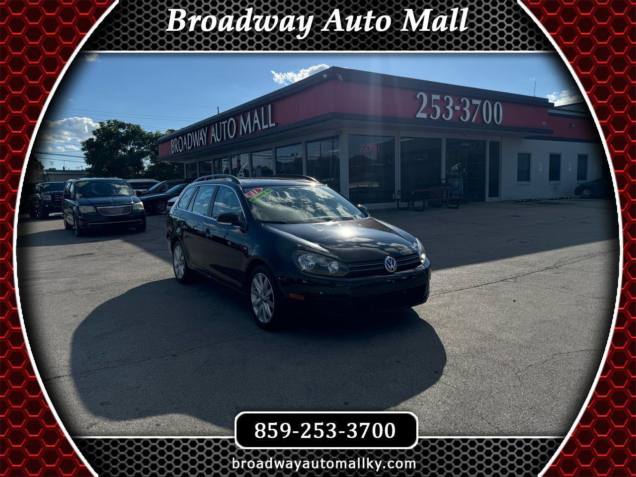 Used 2011 Volkswagen Jetta TDI FWD image 1