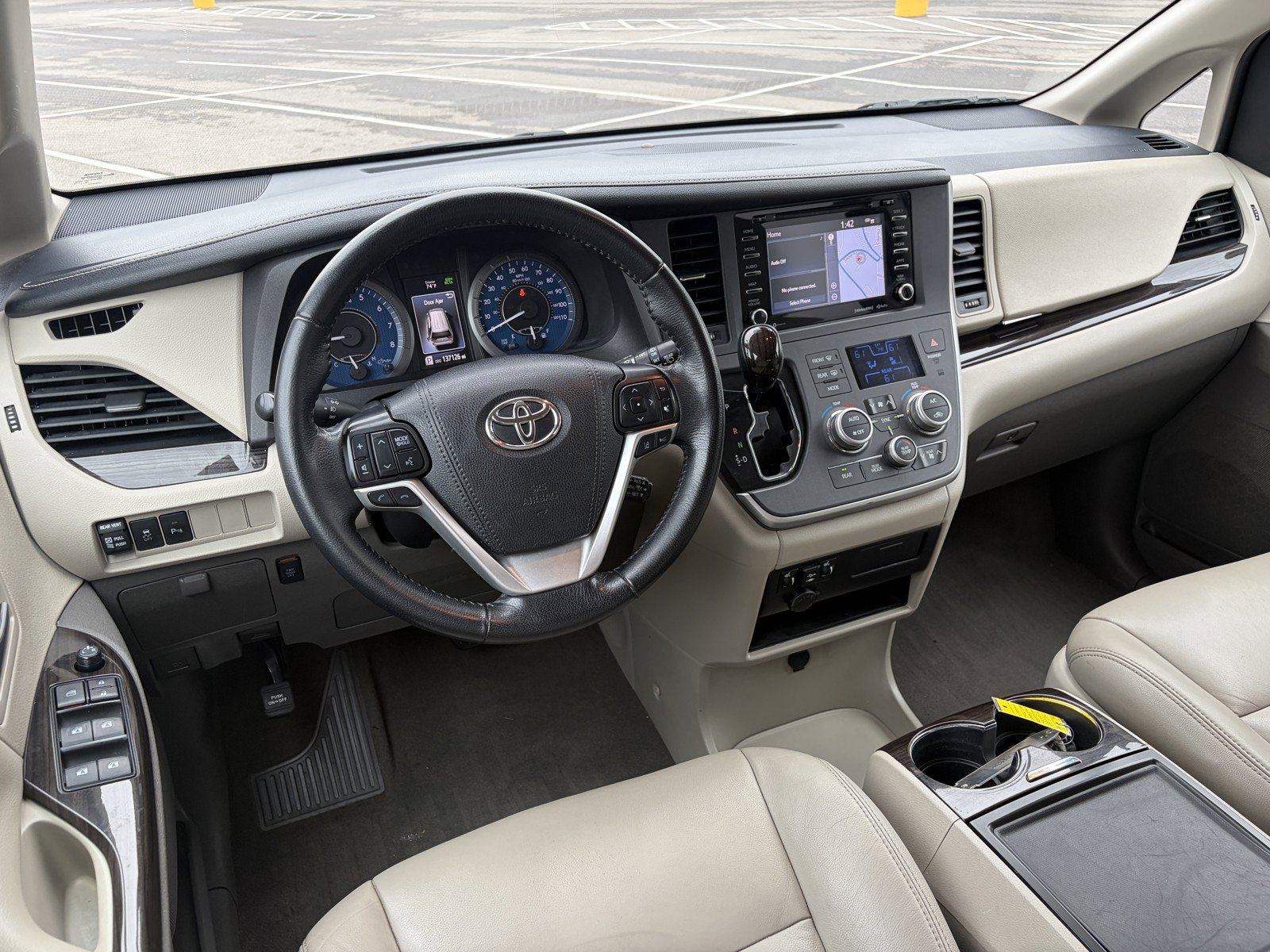 Used 2020 Toyota Sienna XLE w/ XLE Navigation Package AWD/4WD image 11