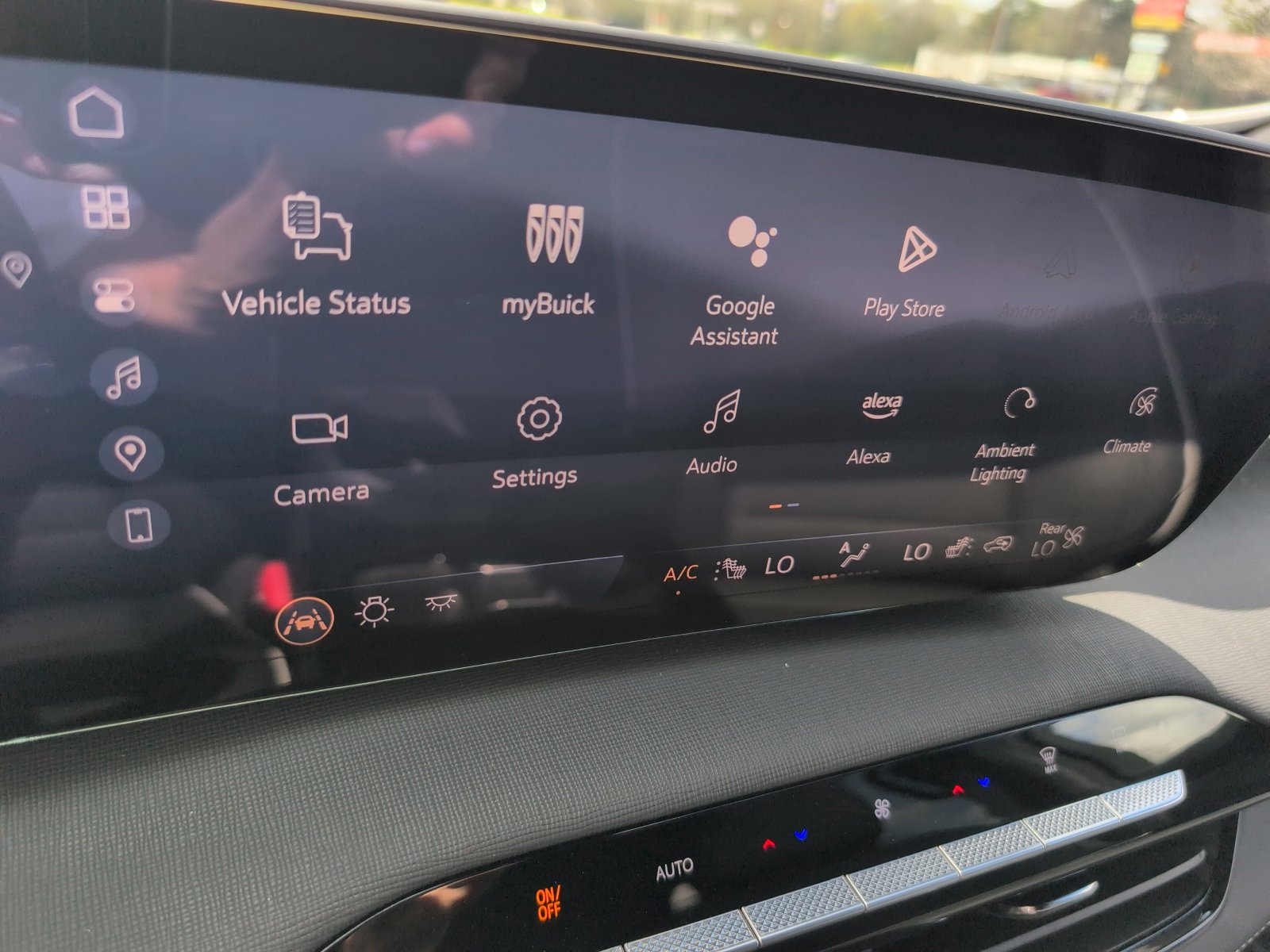 Used 2025 Buick Enclave Preferred image 26