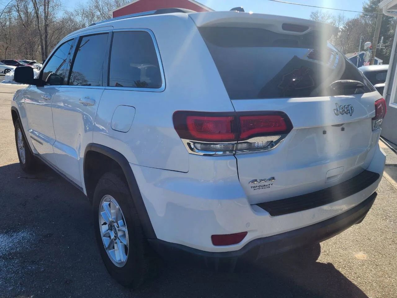 Used 2020 Jeep Grand Cherokee Laredo image 7