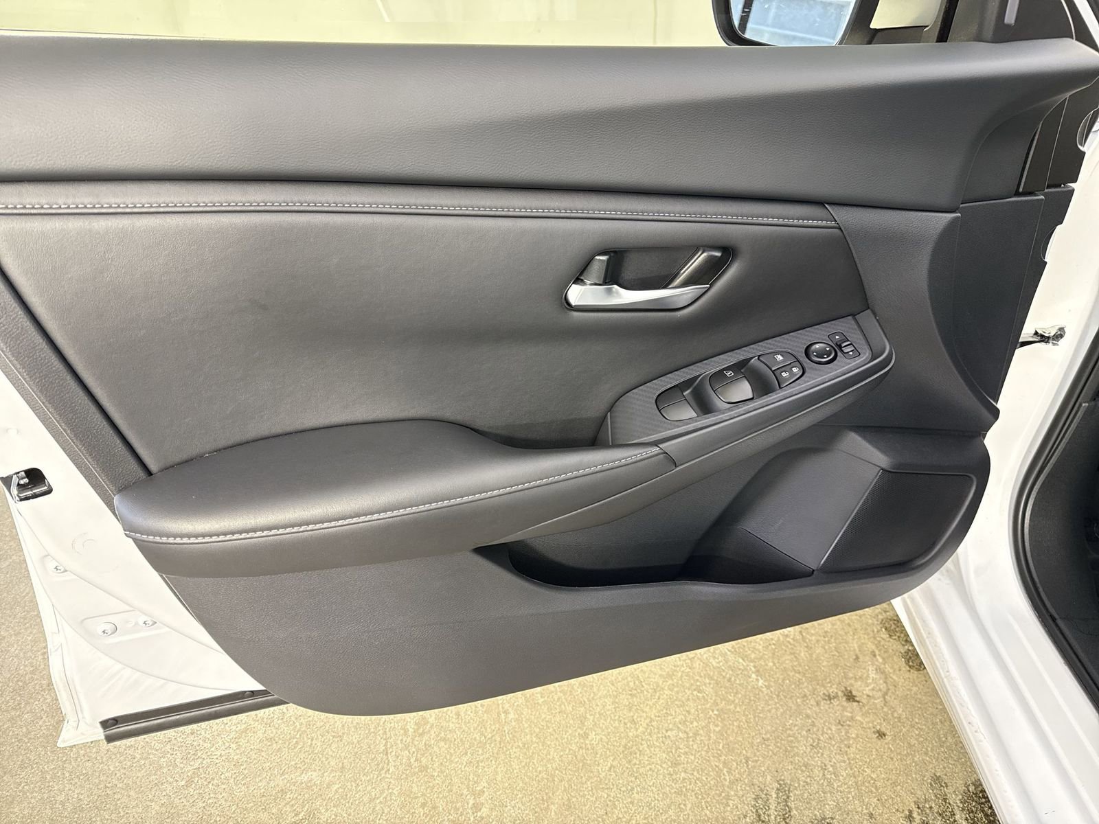 Certified 2025 Nissan Sentra SV image 21