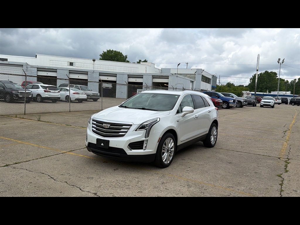 Used 2019 Cadillac XT5 Premium Luxury AWD/4WD image 2