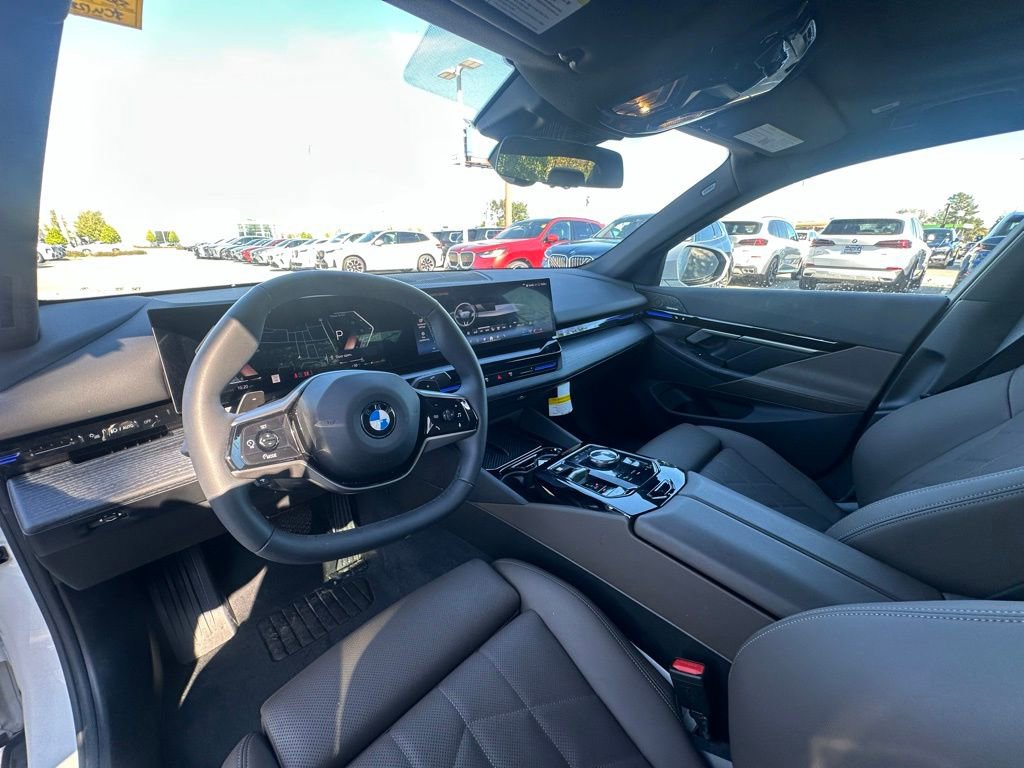 Certified 2025 BMW 530i image 8
