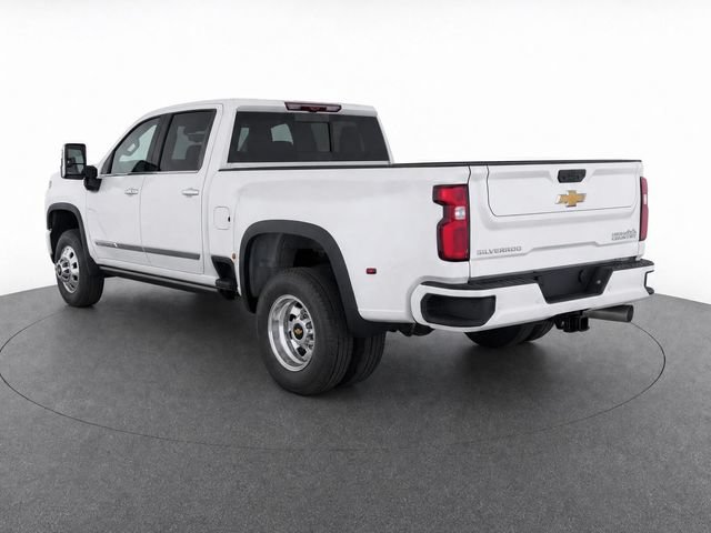 Used 2024 Chevrolet Silverado 3500 High Country w/ High Country Premium Package AWD/4WD image 3