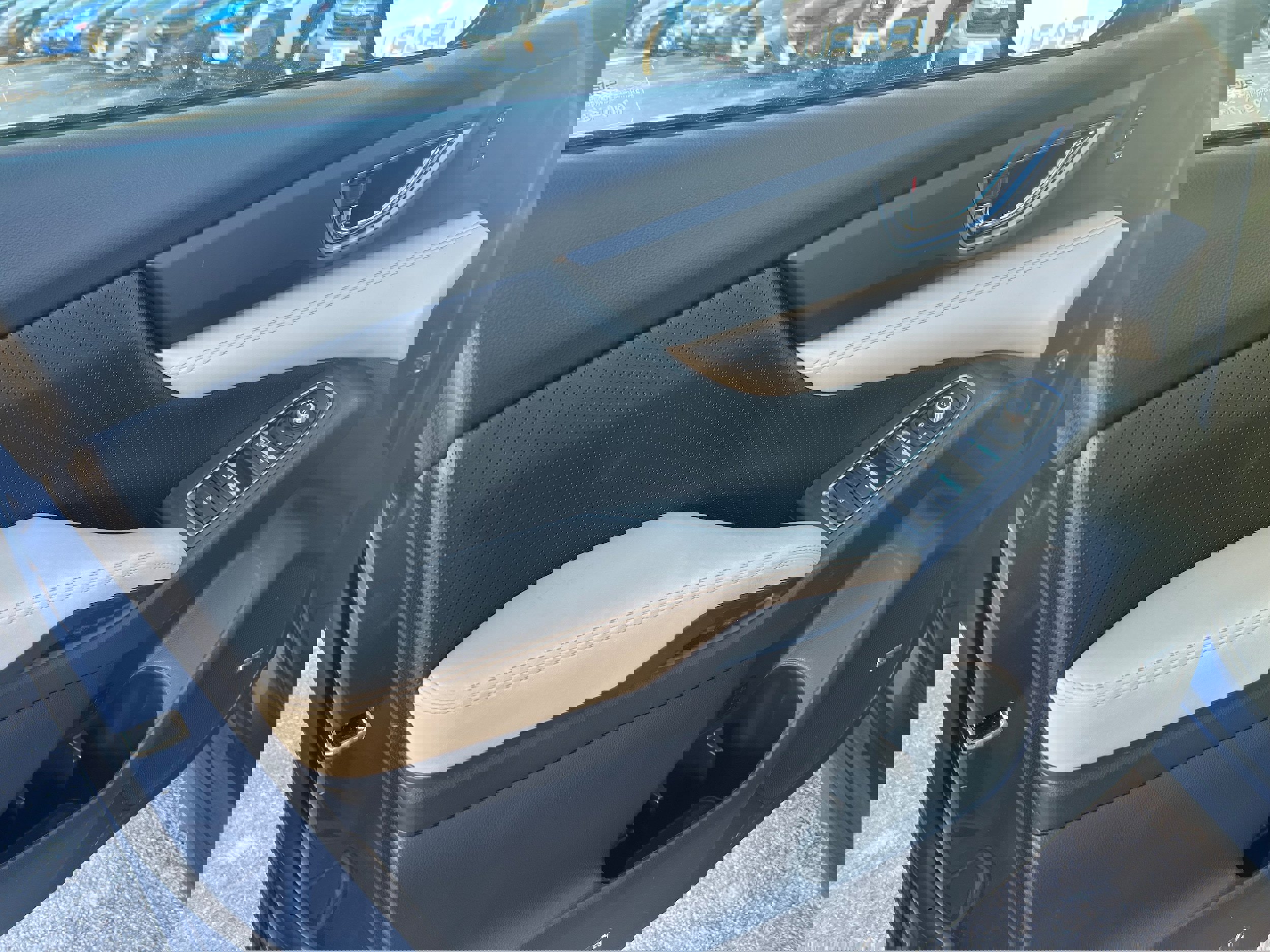 Used 2019 Subaru Ascent Limited w/ Popular Package #2 image 18