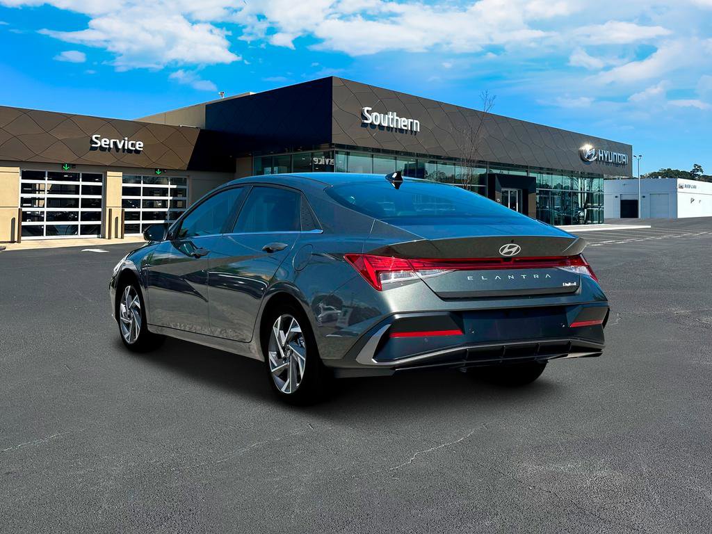 New 2025 Hyundai Elantra Limited FWD image 5