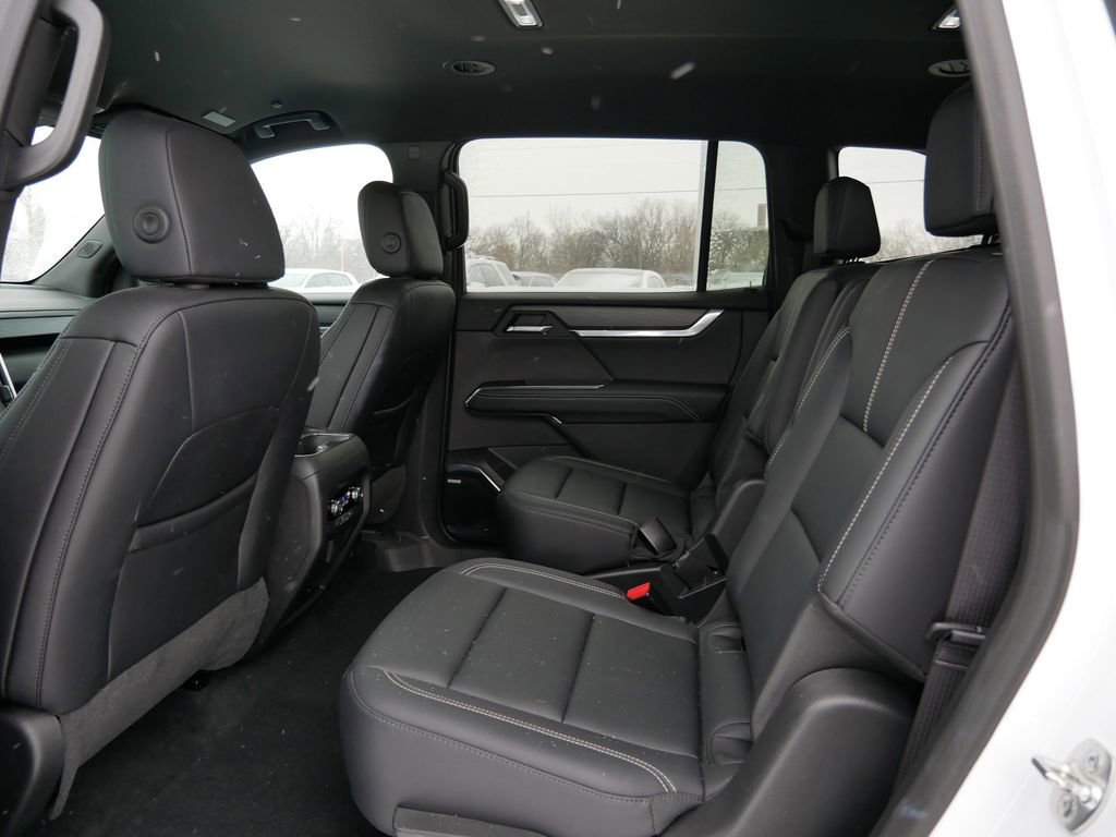 Used 2025 GMC Acadia Elevation w/ Elevation Premium Package image 11