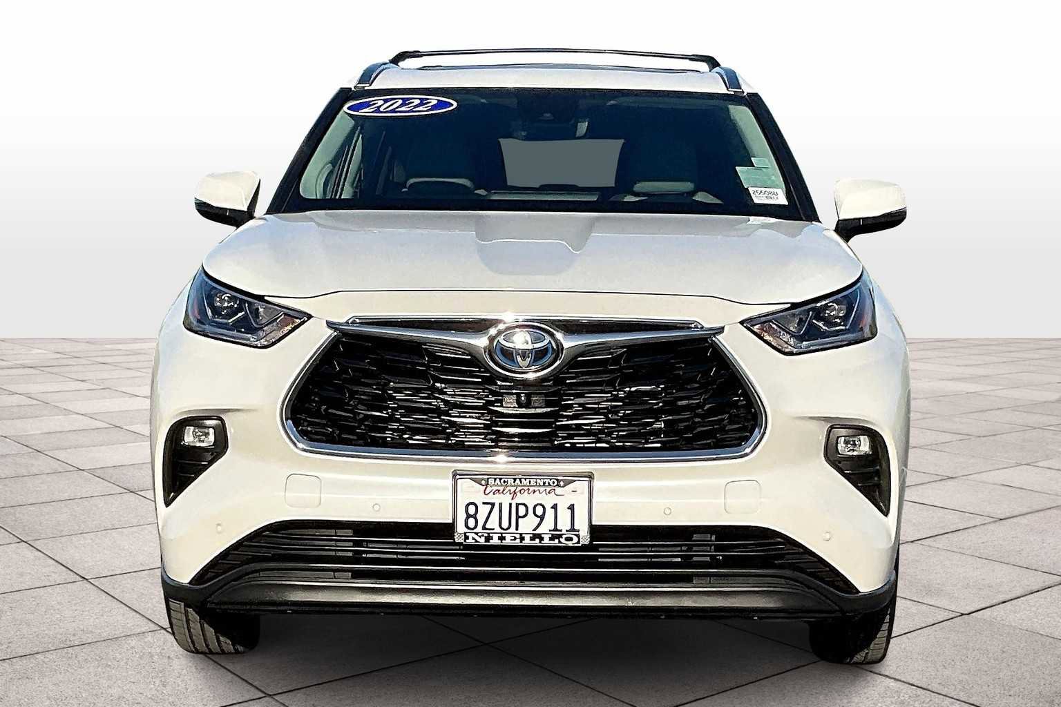 Used 2022 Toyota Highlander Limited image 3