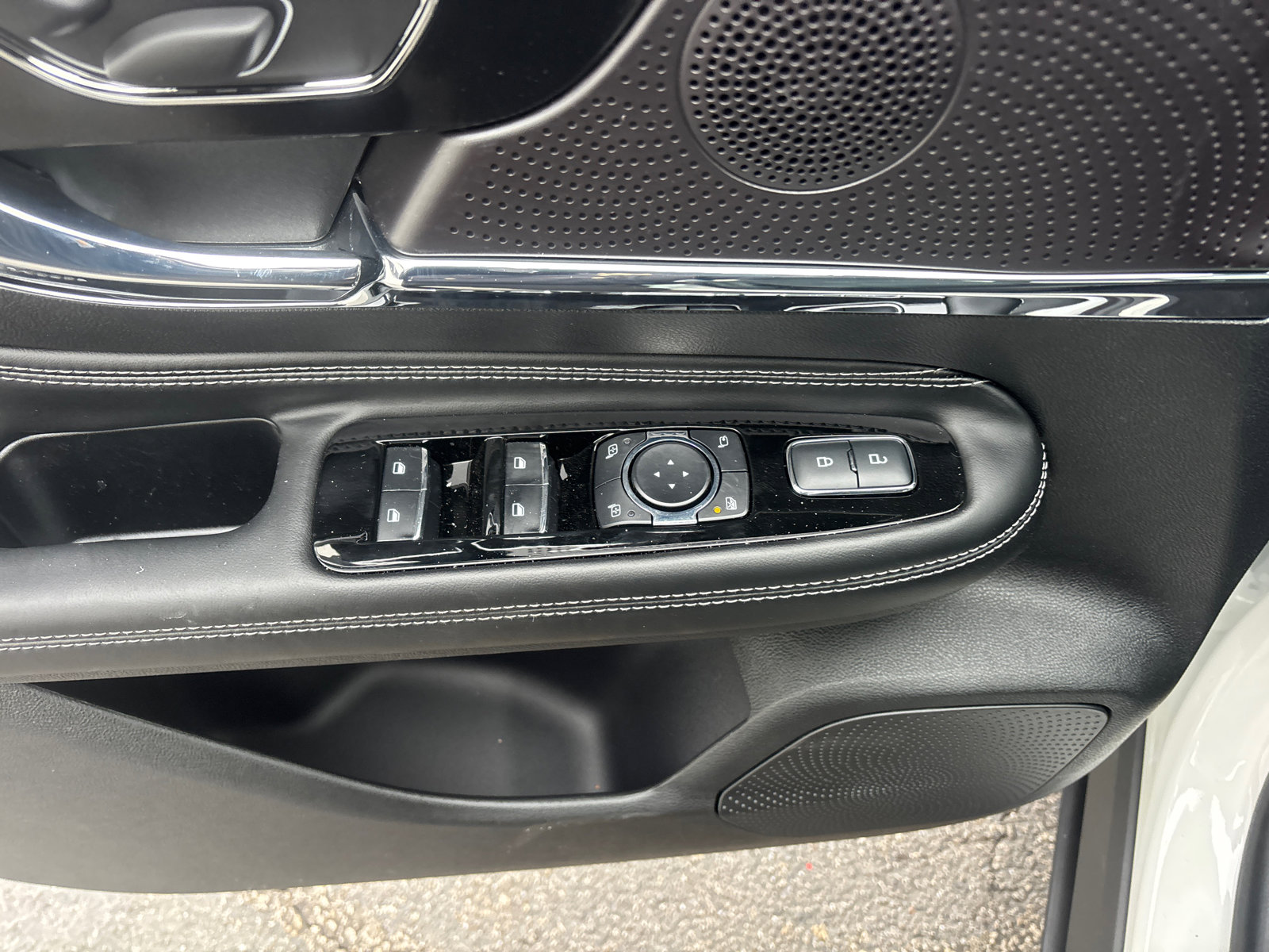 New 2026 Lincoln Corsair Premiere image 13