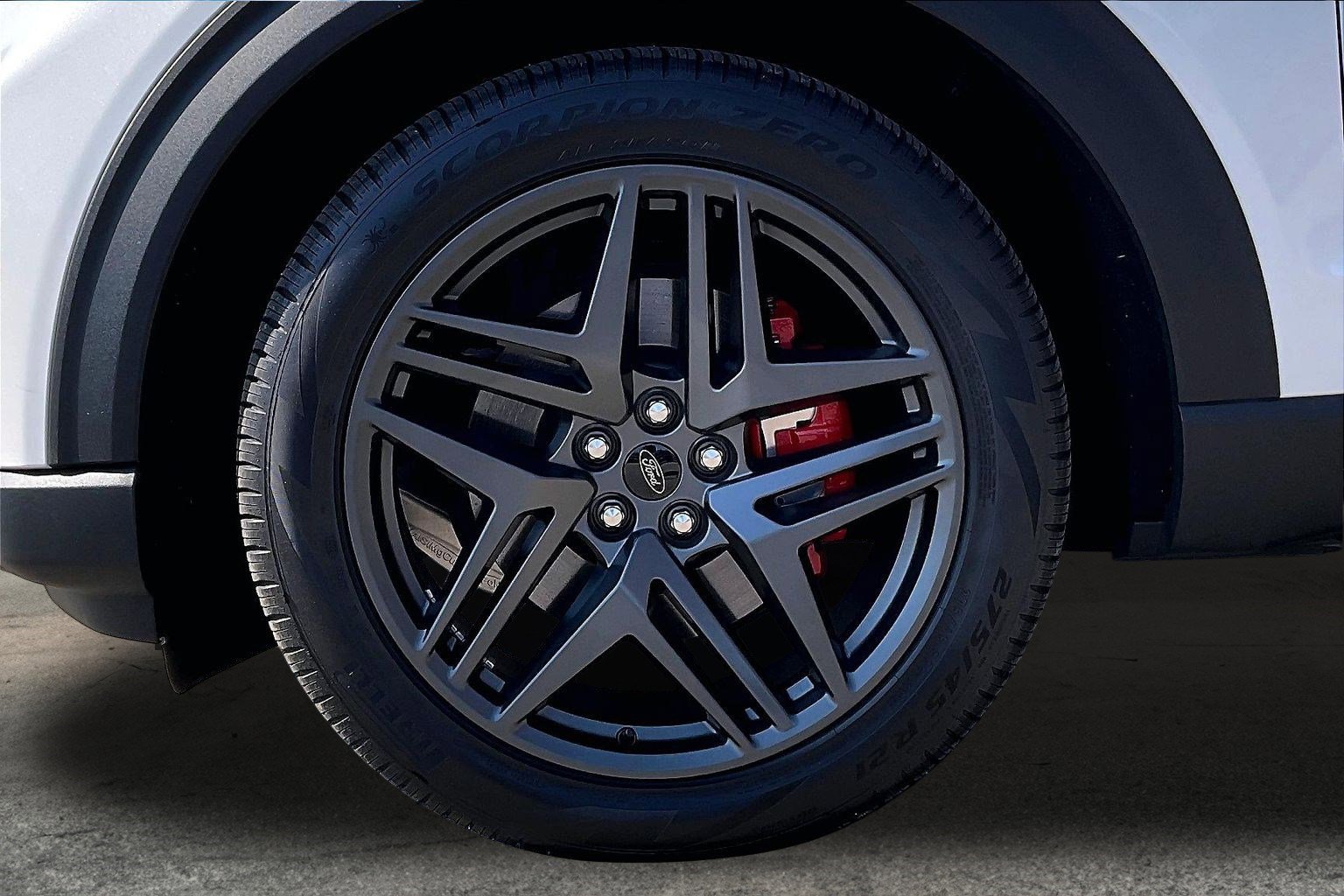 Used 2025 Ford Explorer ST image 8