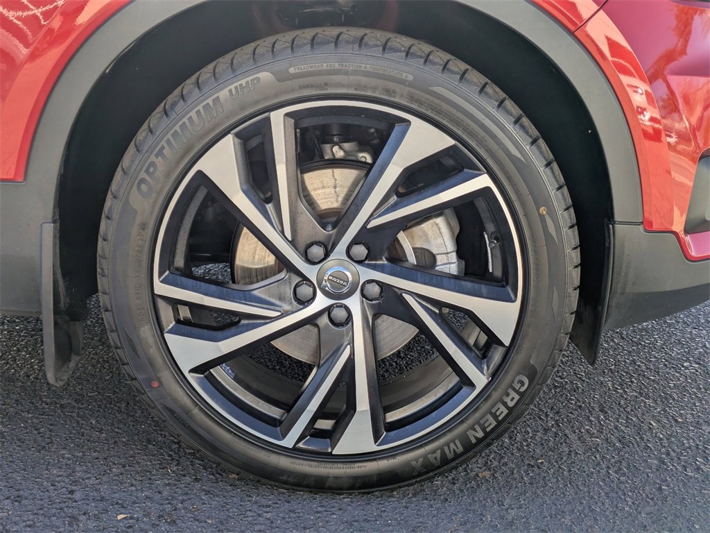 Used 2021 Volvo XC40 T5 R-Design w/ Climate Package image 11