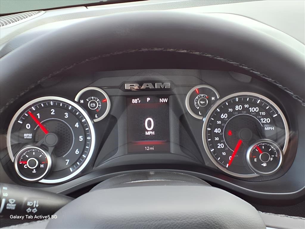 New 2026 RAM 1500 4x4 Crew Cab image 32