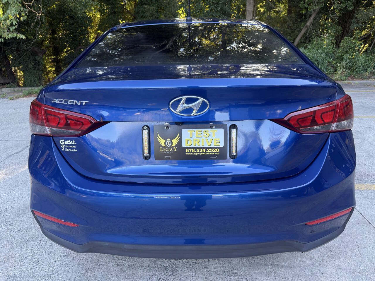 Used 2022 Hyundai Accent SE FWD image 2