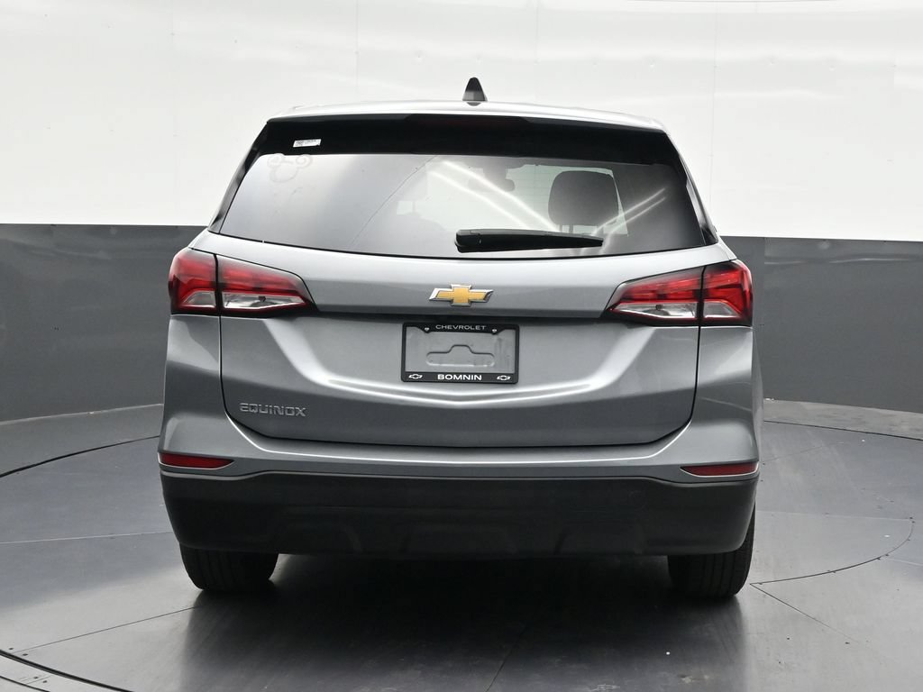 Used 2023 Chevrolet Equinox LS w/ LS Convenience Package FWD image 4