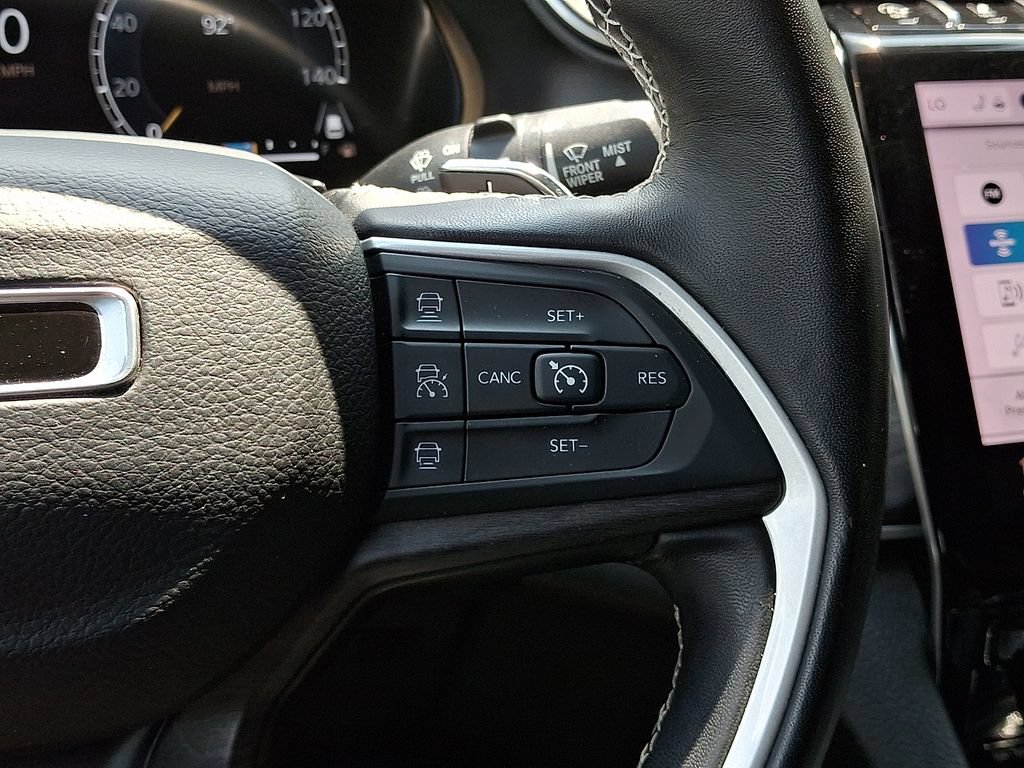 Used 2022 Jeep Grand Cherokee Limited AWD/4WD image 24
