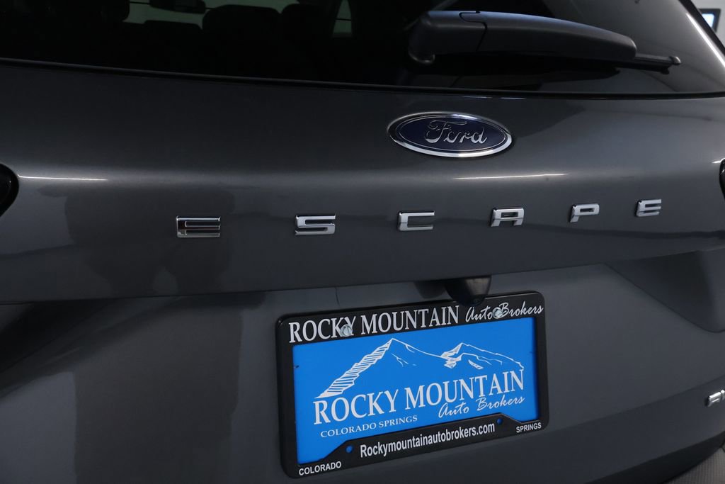 Used 2024 Ford Escape Platinum image 9