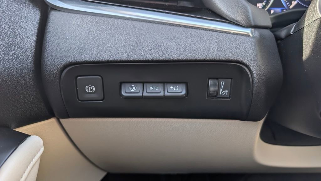 Used 2023 Buick Enclave Avenir w/ Avenir Technology Package image 10