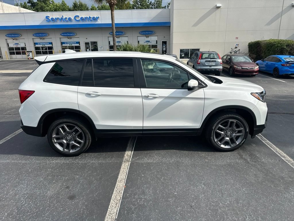 Used 2023 Honda Passport EX-L image 2