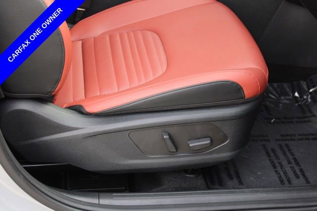 Used 2025 Kia Sportage SX image 21