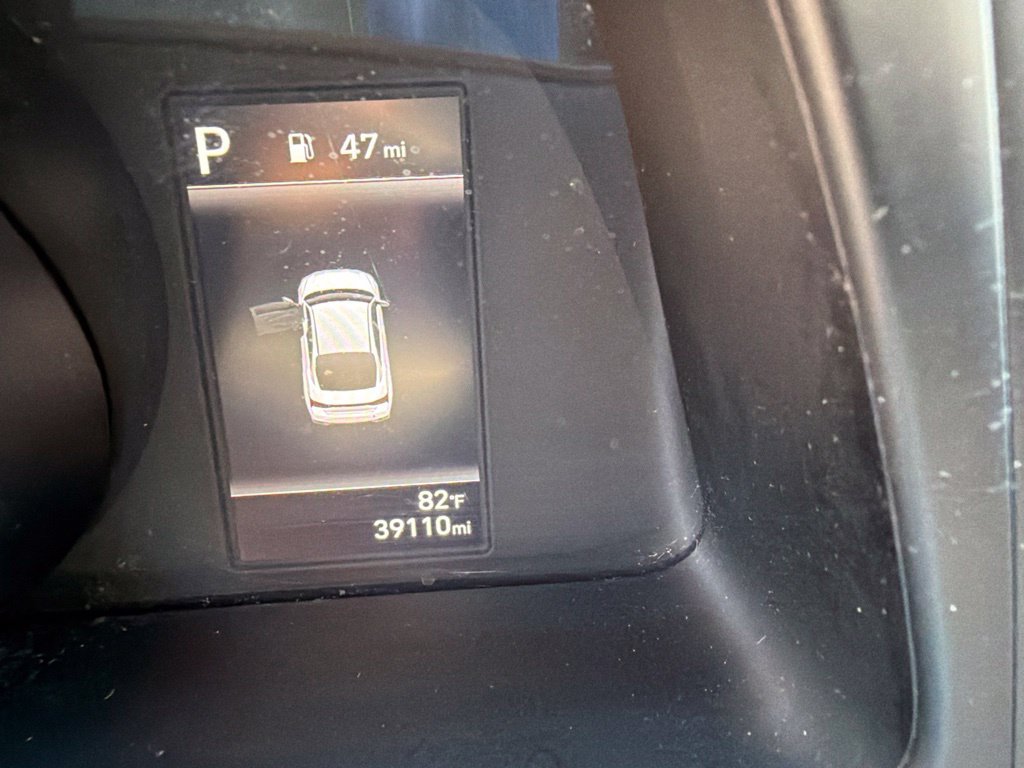 Used 2022 Hyundai Elantra SEL w/ Preferred Accessory Package FWD image 22