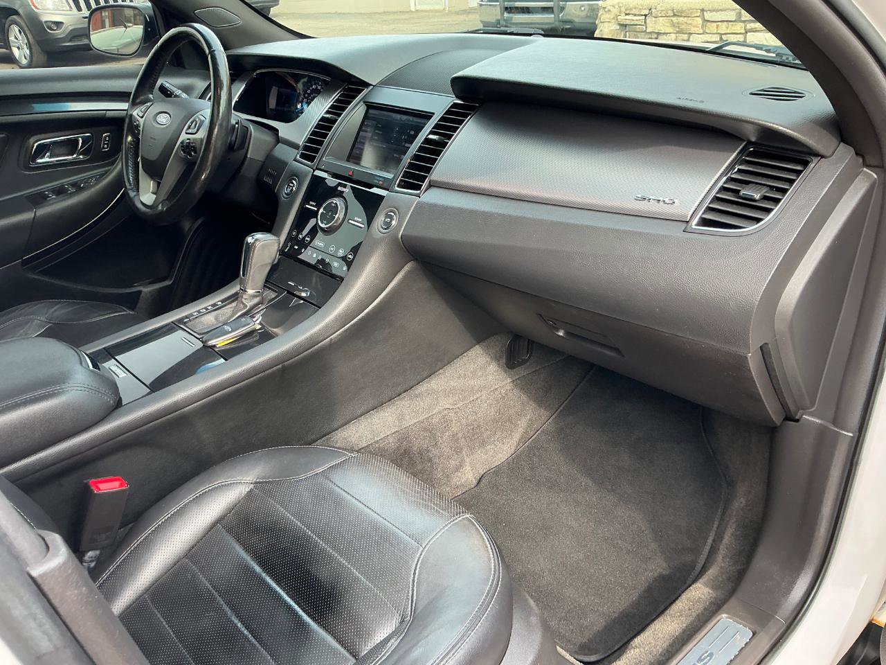 Used 2013 Ford Taurus SHO image 13