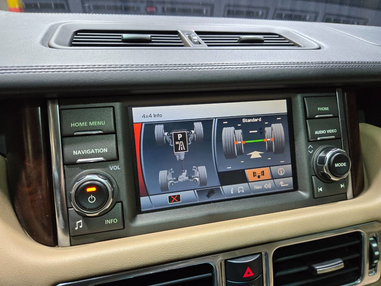 Used 2012 Land Rover Range Rover HSE LUX image 92