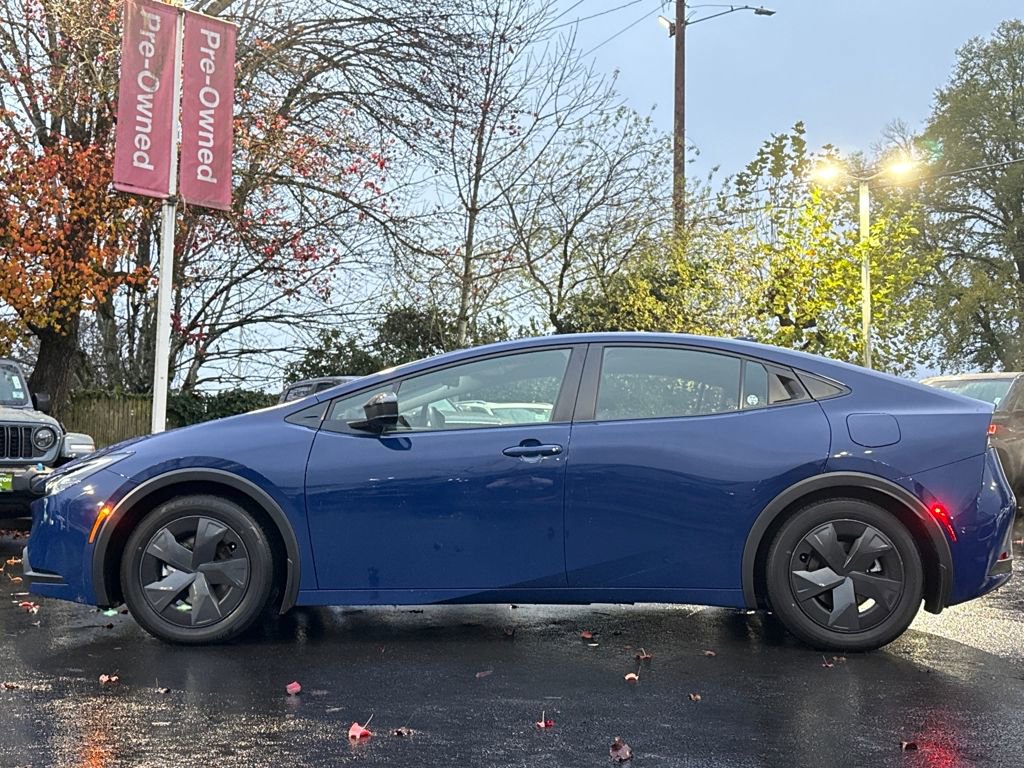 Certified 2024 Toyota Prius Prime SE image 2