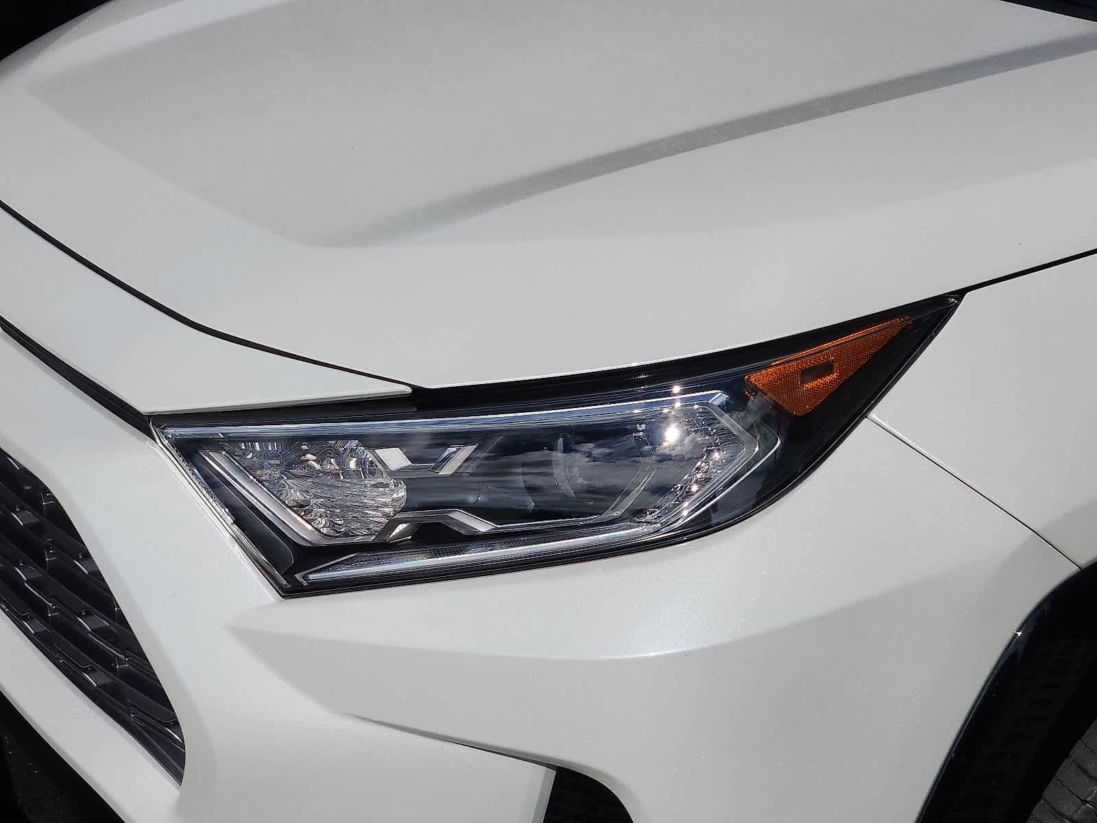 Used 2019 Toyota RAV4 XSE image 10