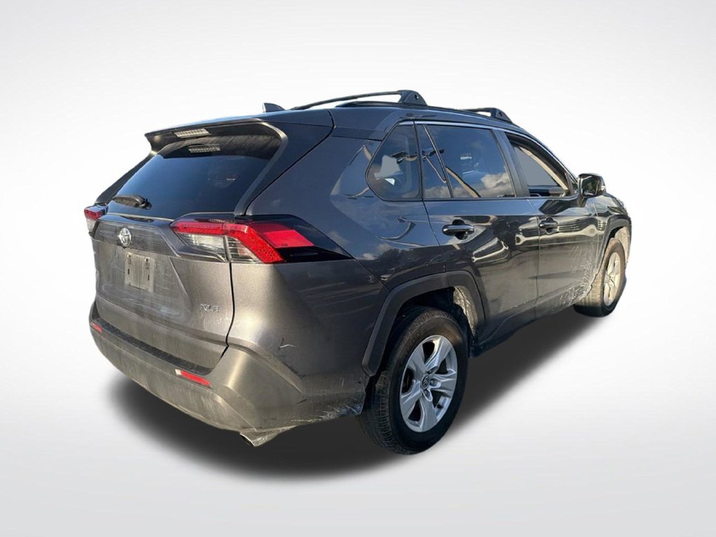 Used 2021 Toyota RAV4 XLE w/ Convenience Package FWD image 9