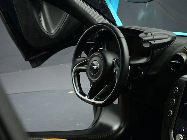 Used 2024 McLaren 750S Spider image 44