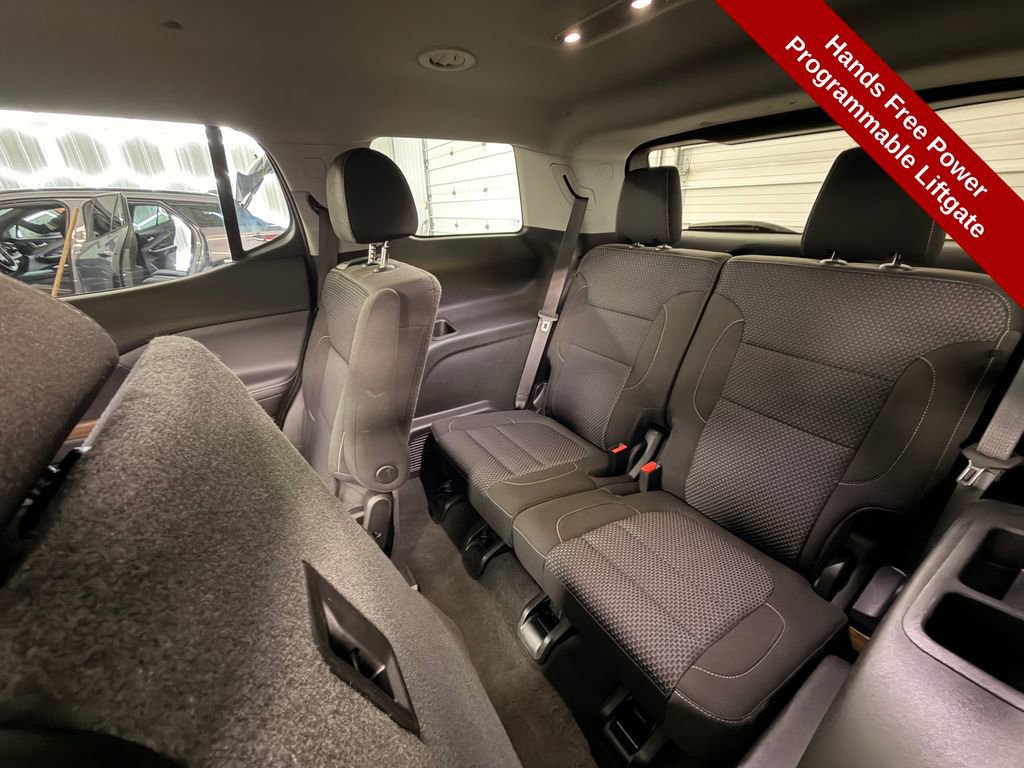 Used 2023 GMC Acadia SLE w/ Driver Convenience Package image 30