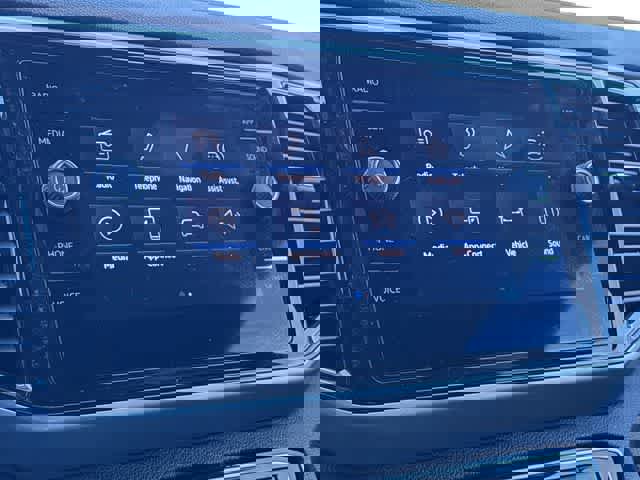 Used 2023 Volkswagen Atlas Cross Sport SE w/ Black Wheel Package image 29